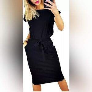 PRETTYGARDEN Ladies Basic
Crewneck Belted Office Dress with Pockets size large